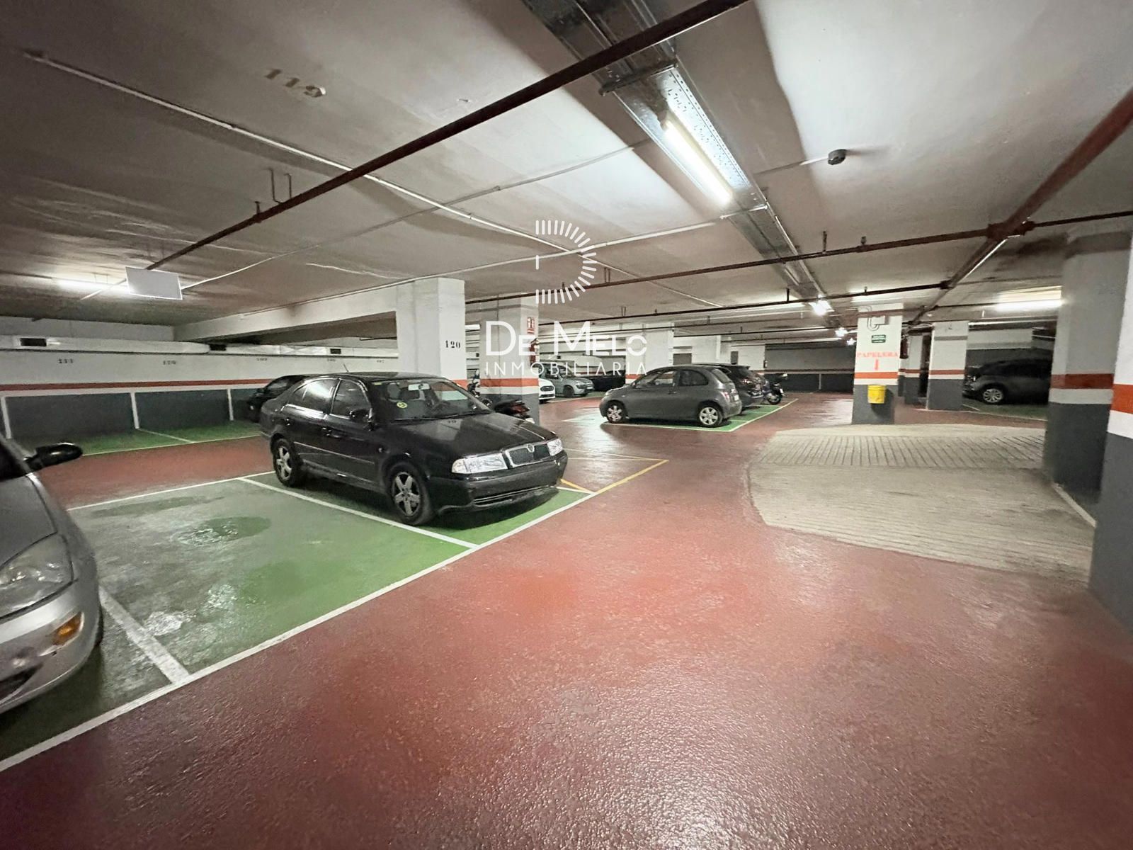 Aparcament de Garatge en venda en  Barcelona Capital amb Alarma