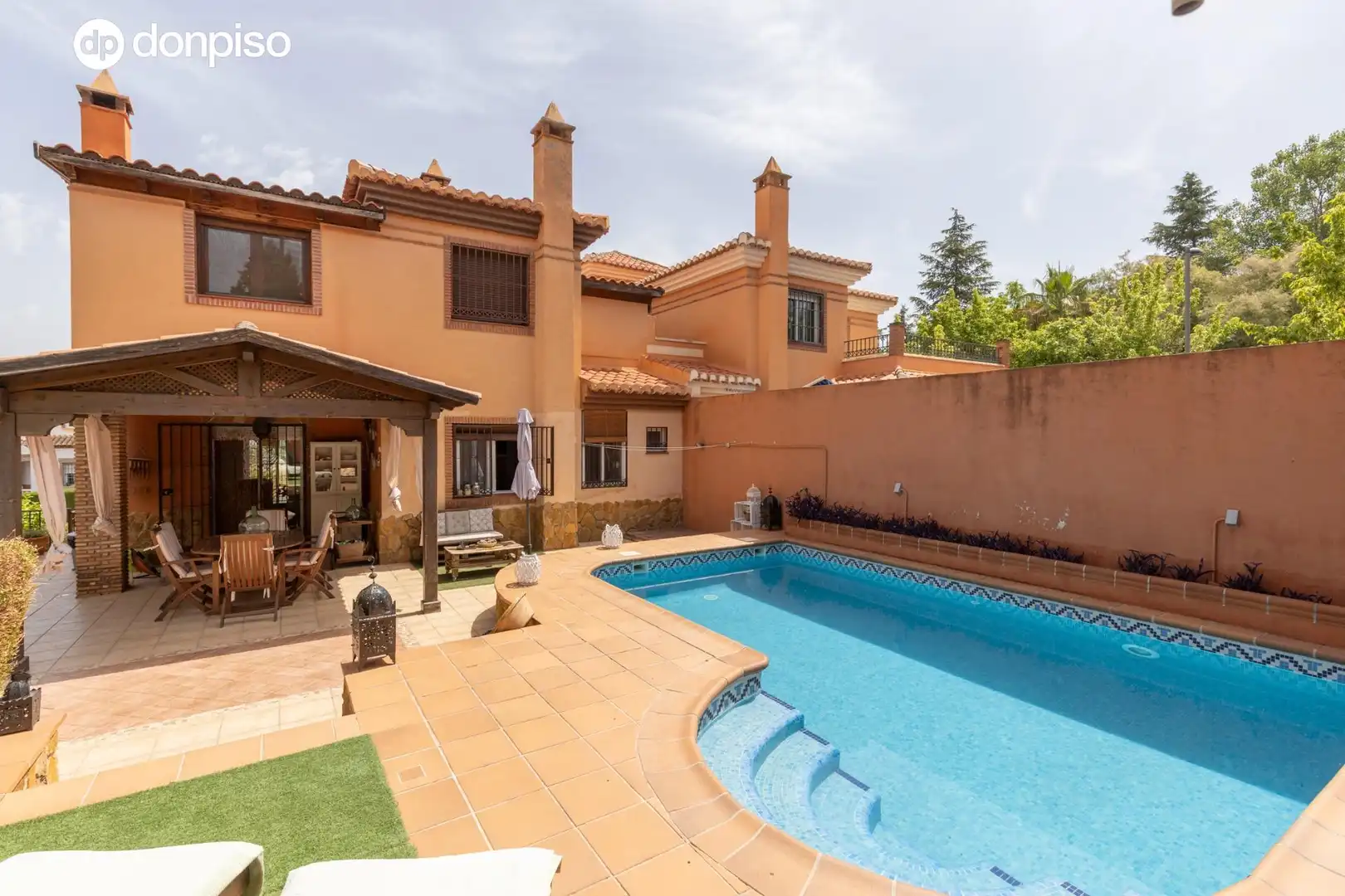 Chalet con terraza en venta en Calle BRASIL, imagen 2