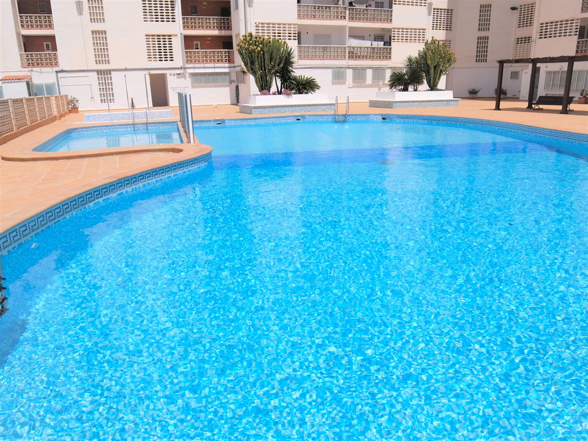 Piscina de Apartament de lloguer en Gandia amb Terrassa, Moblat i Forn