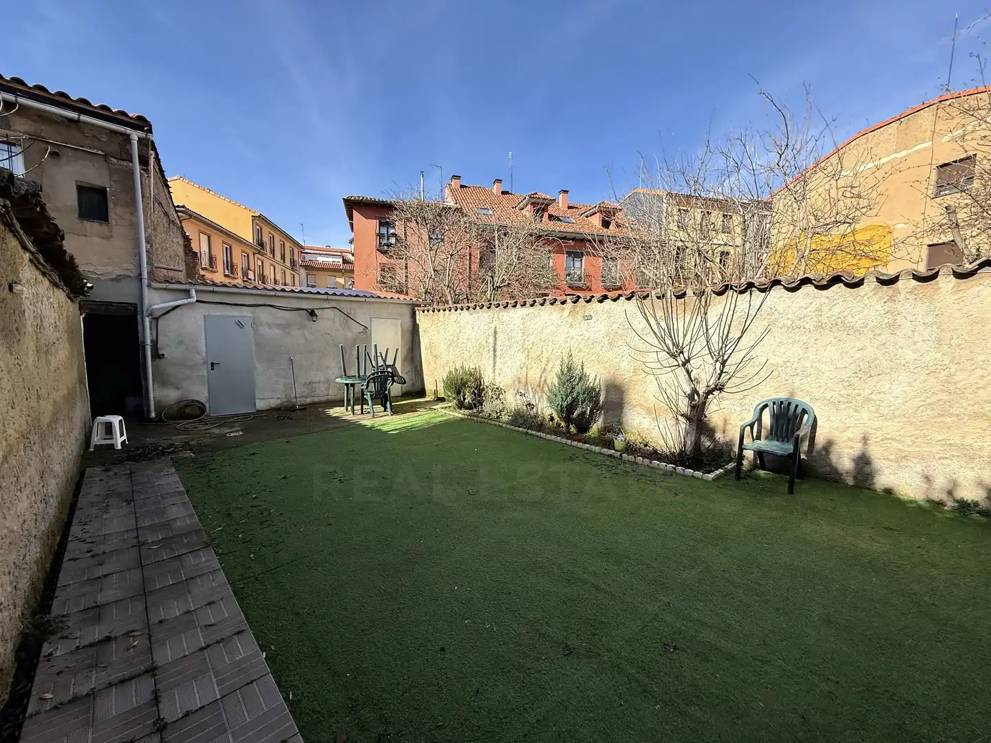 Jardín de Edificio en venta en León Capital 