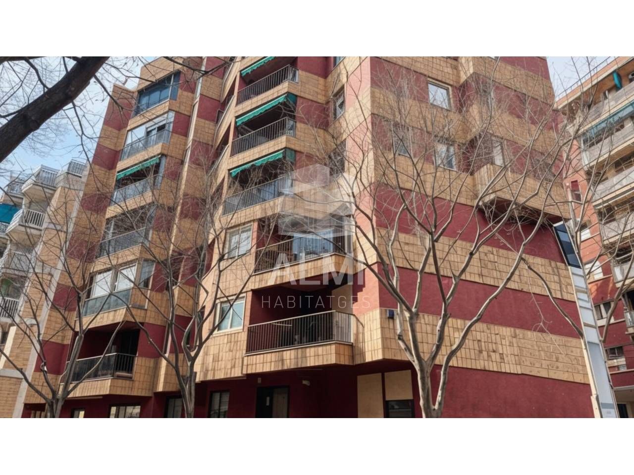 Außenansicht von Wohnung zum Verkauf in  Barcelona Capital mit Klimaanlage und Balkon