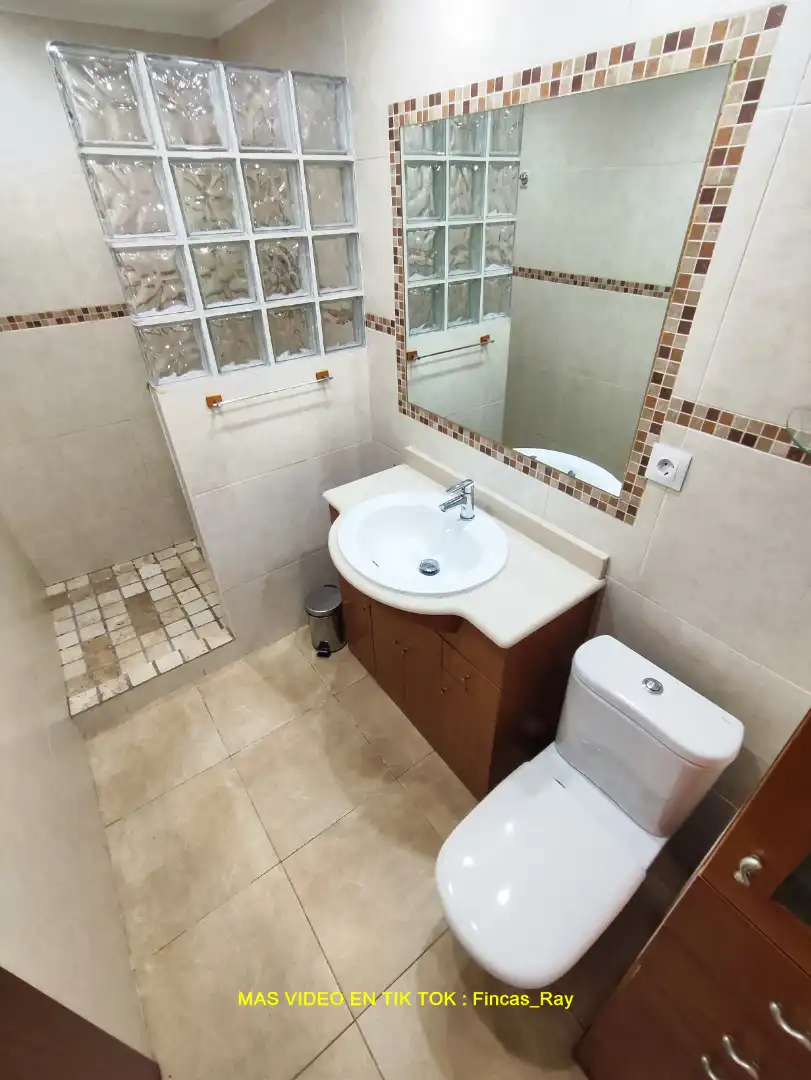 Baño de Piso en venta en Caldes de Montbui con Aire acondicionado, Calefacción y Horno