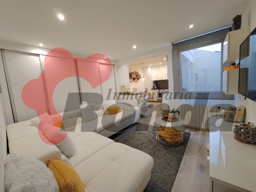 Living room of Study for sale in Lugo Capital  with Oven