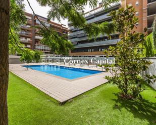 Vista exterior de Pis en venda en  Barcelona Capital amb Aire condicionat, Terrassa i Piscina