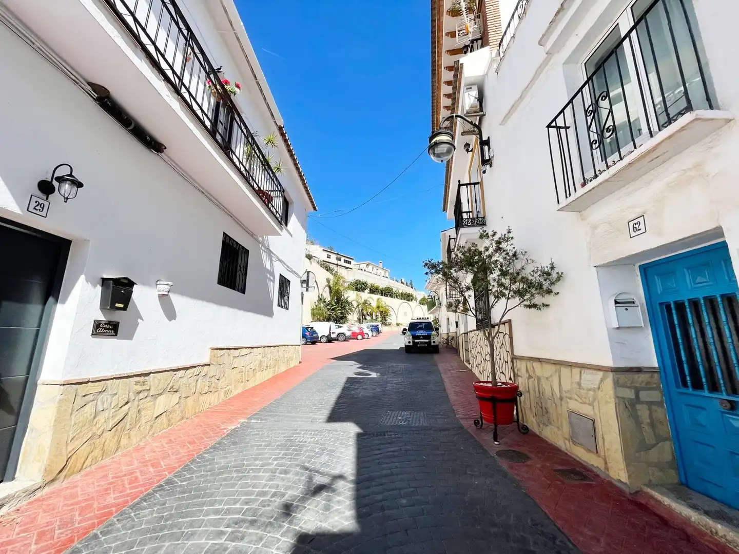 Vista exterior de Casa o xalet en venda en Viñuela amb Moblat i Balcó