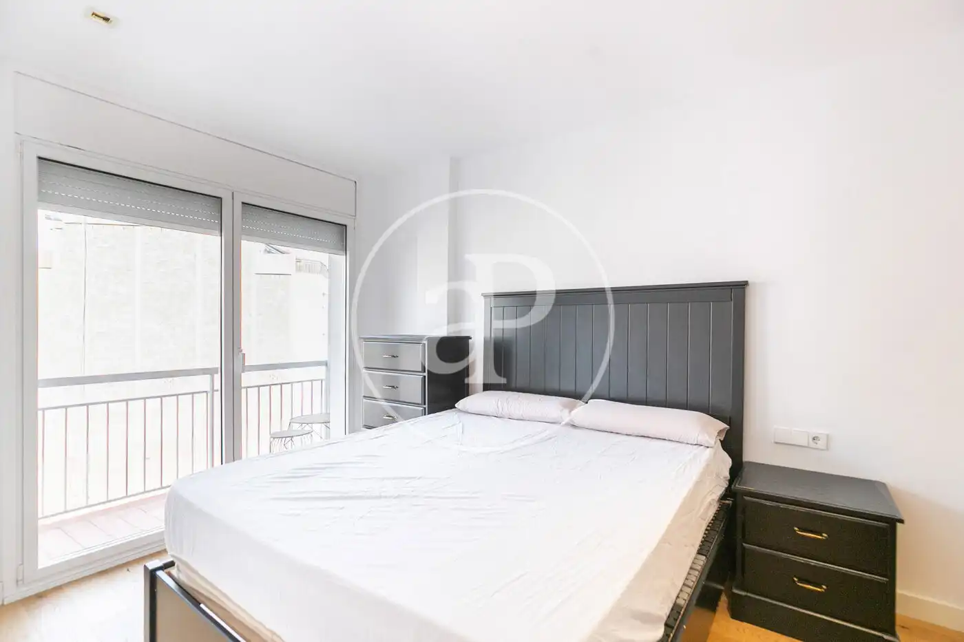 Schlafzimmer von Wohnung zum Verkauf in Barcelona mit Klimaanlage, Heizung und Terrasse