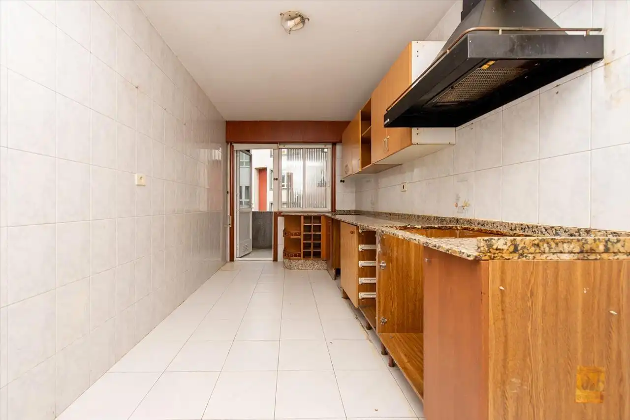 Kitchen of Flat for sale in A Coruña Capital   with Private garden, Parquet flooring and Terrace