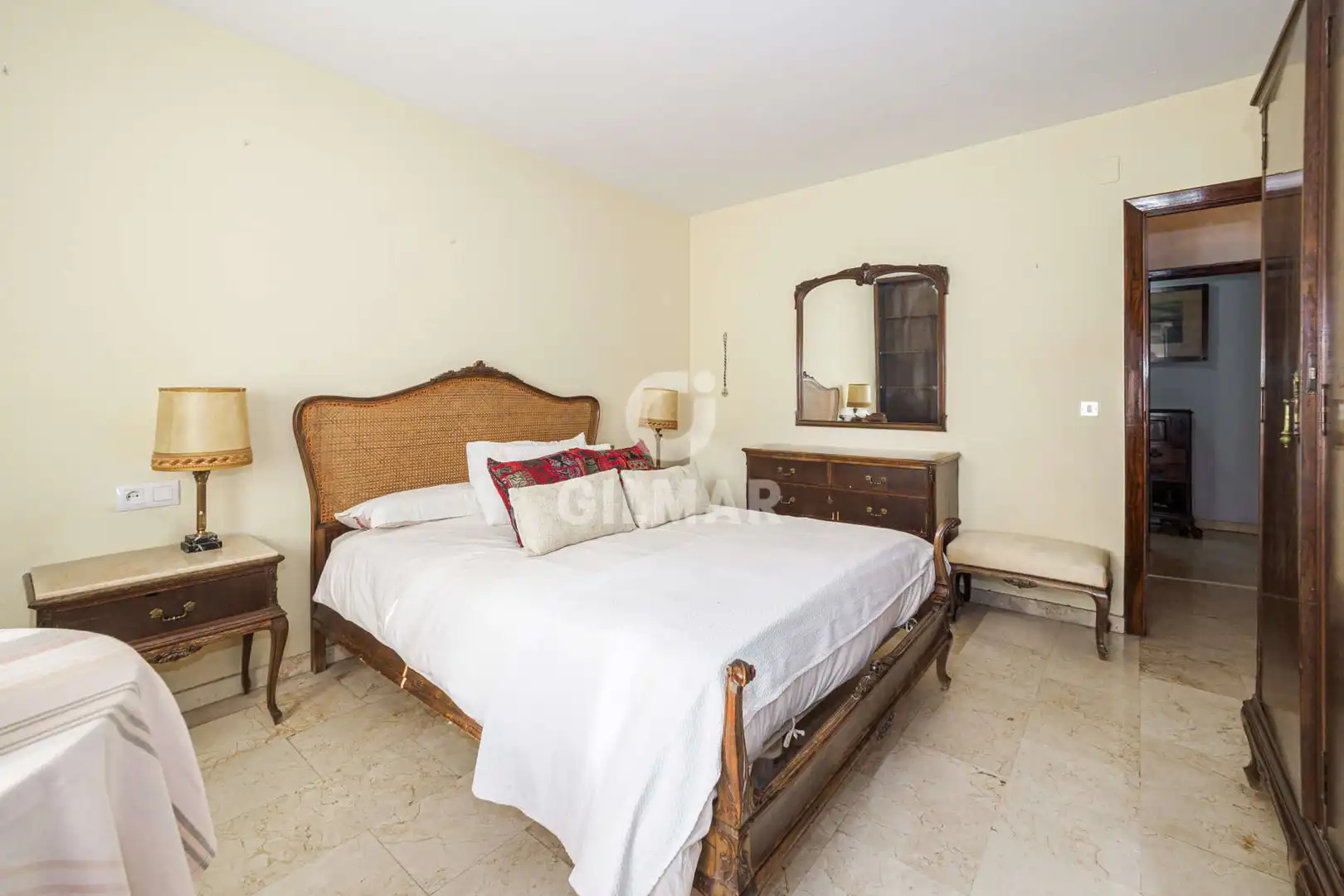 Schlafzimmer von Wohnung zum Verkauf in Sevilla mit Heizung, Privatgarten und Abstellraum