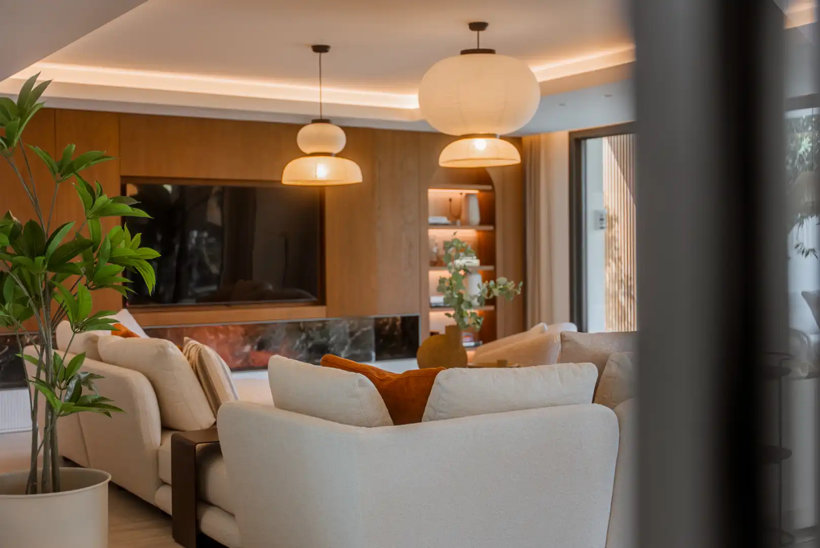 Sala de estar de Casa o chalet en venta en Marbella con Aire acondicionado, Jardín privado y Terraza