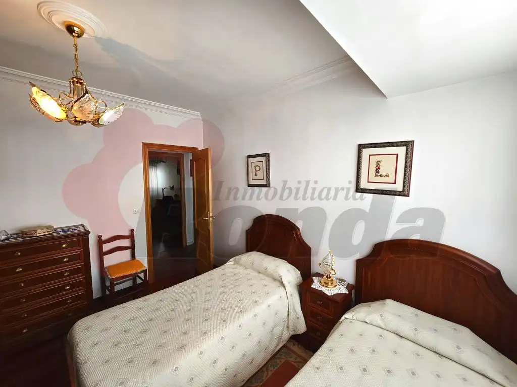 Bedroom of Flat for sale in Lugo