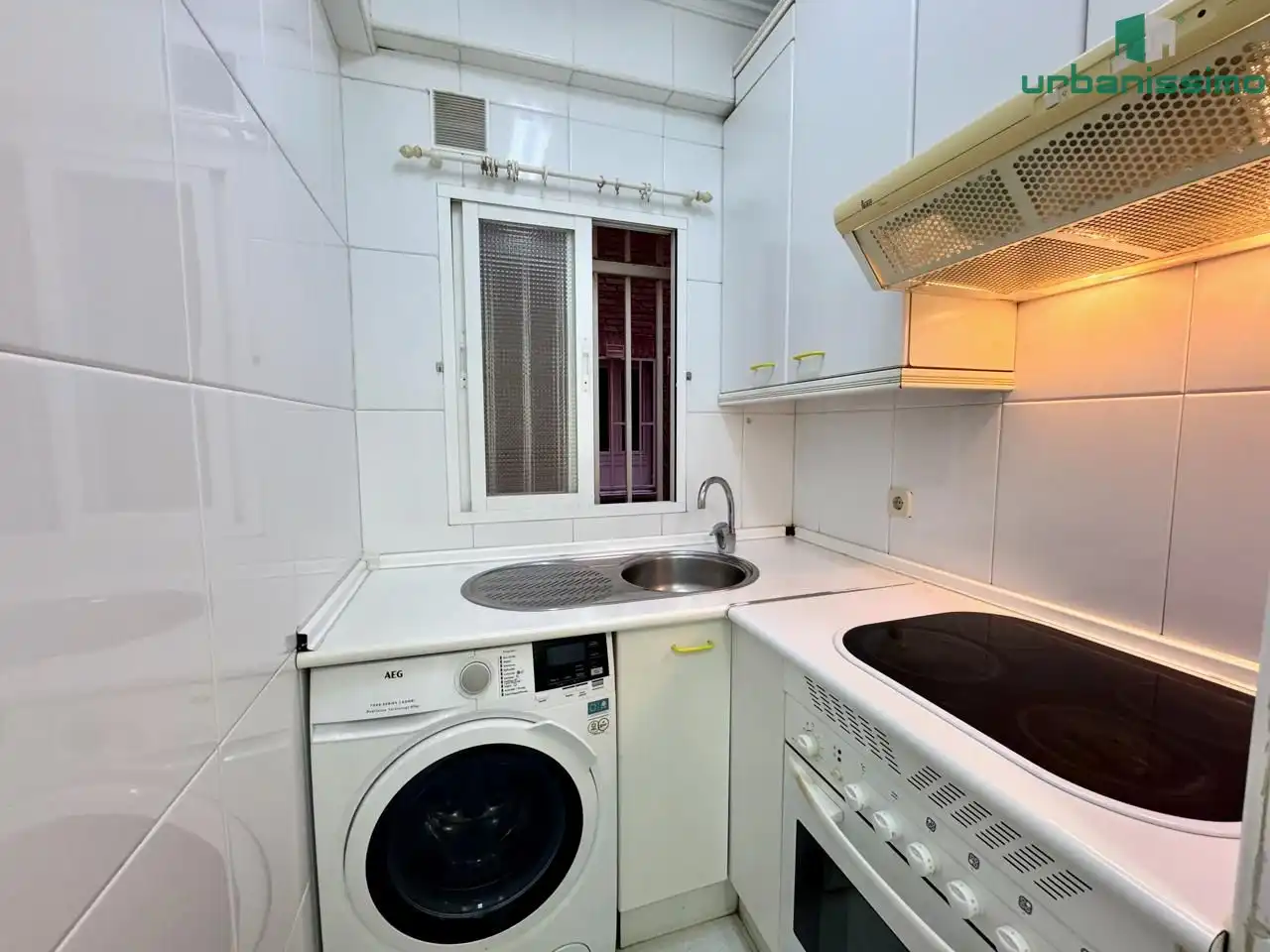 Kitchen of Flat for sale in Barrio de Salamanca