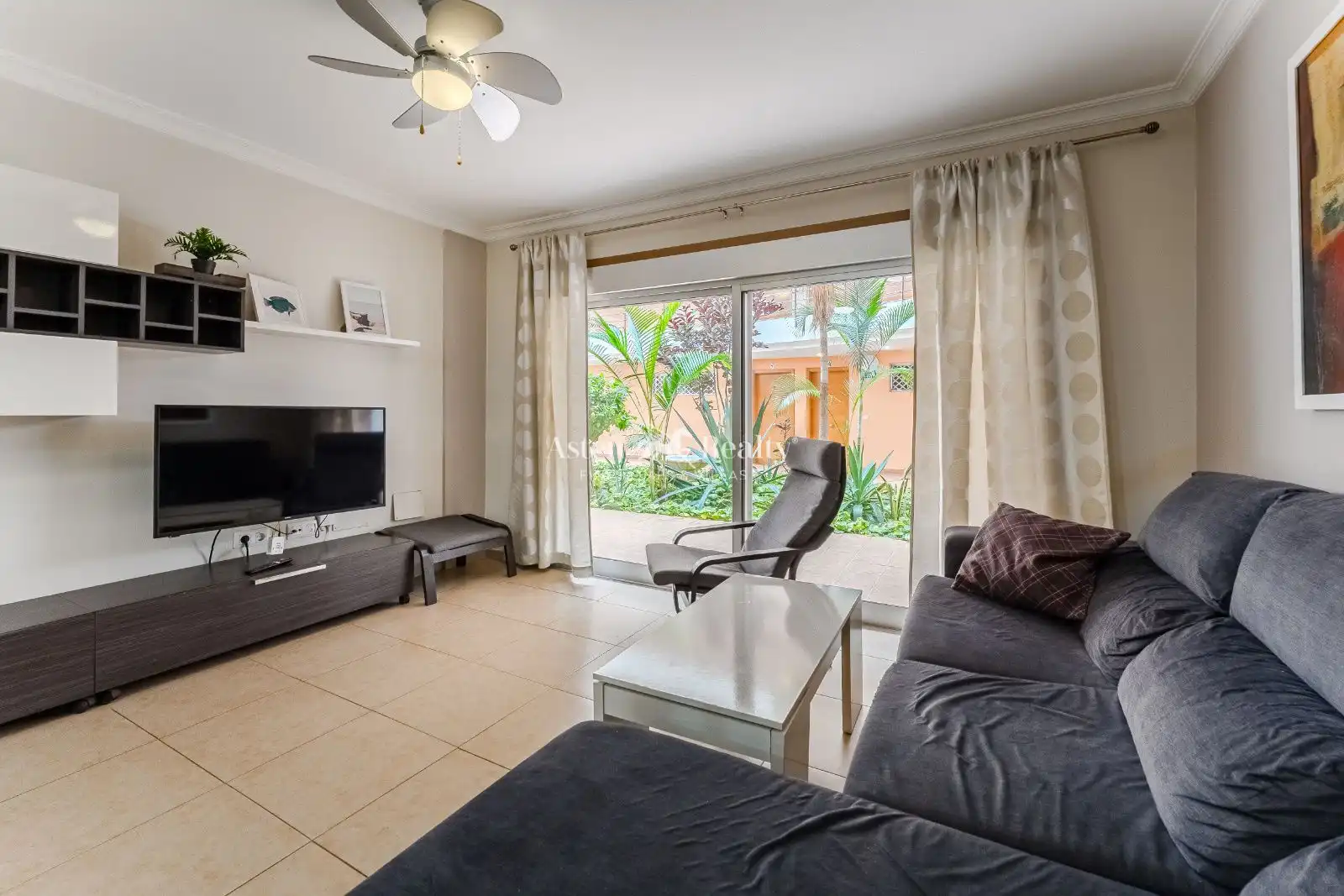 Sala de estar de Dúplex en venta en Guía de Isora con Terraza, Trastero y Amueblado
