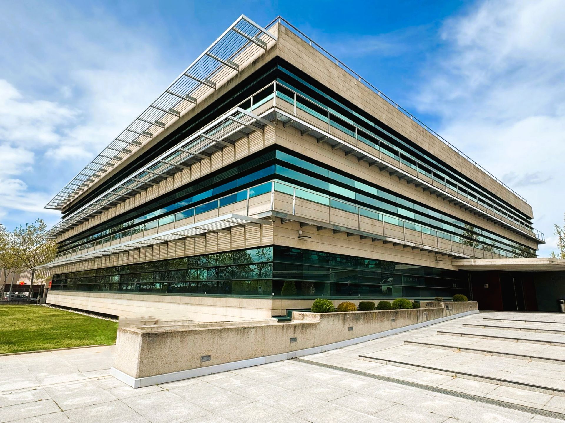 Vista exterior de Oficina de alquiler en Las Rozas de Madrid con Aire acondicionado, Calefacción y Trastero