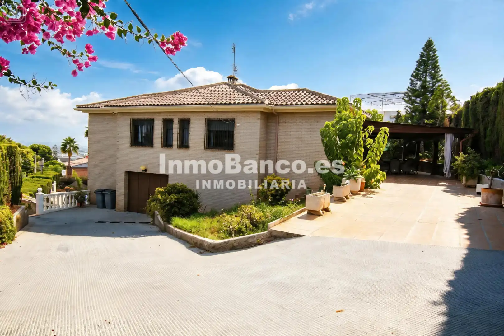 Vista exterior de Casa o chalet en venta en Chiva con Aire acondicionado, Calefacción y Jardín privado