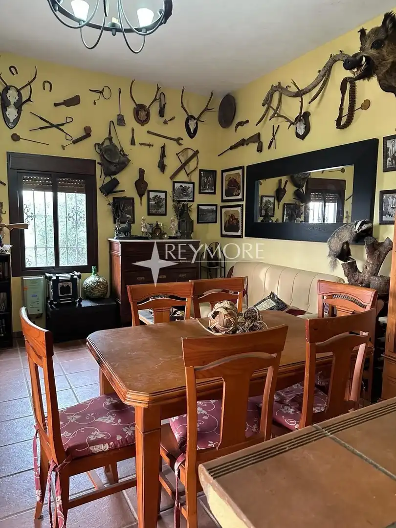 Comedor de Finca rústica en venta en La Puebla de los Infantes con Aire acondicionado, Calefacción y Jardín privado
