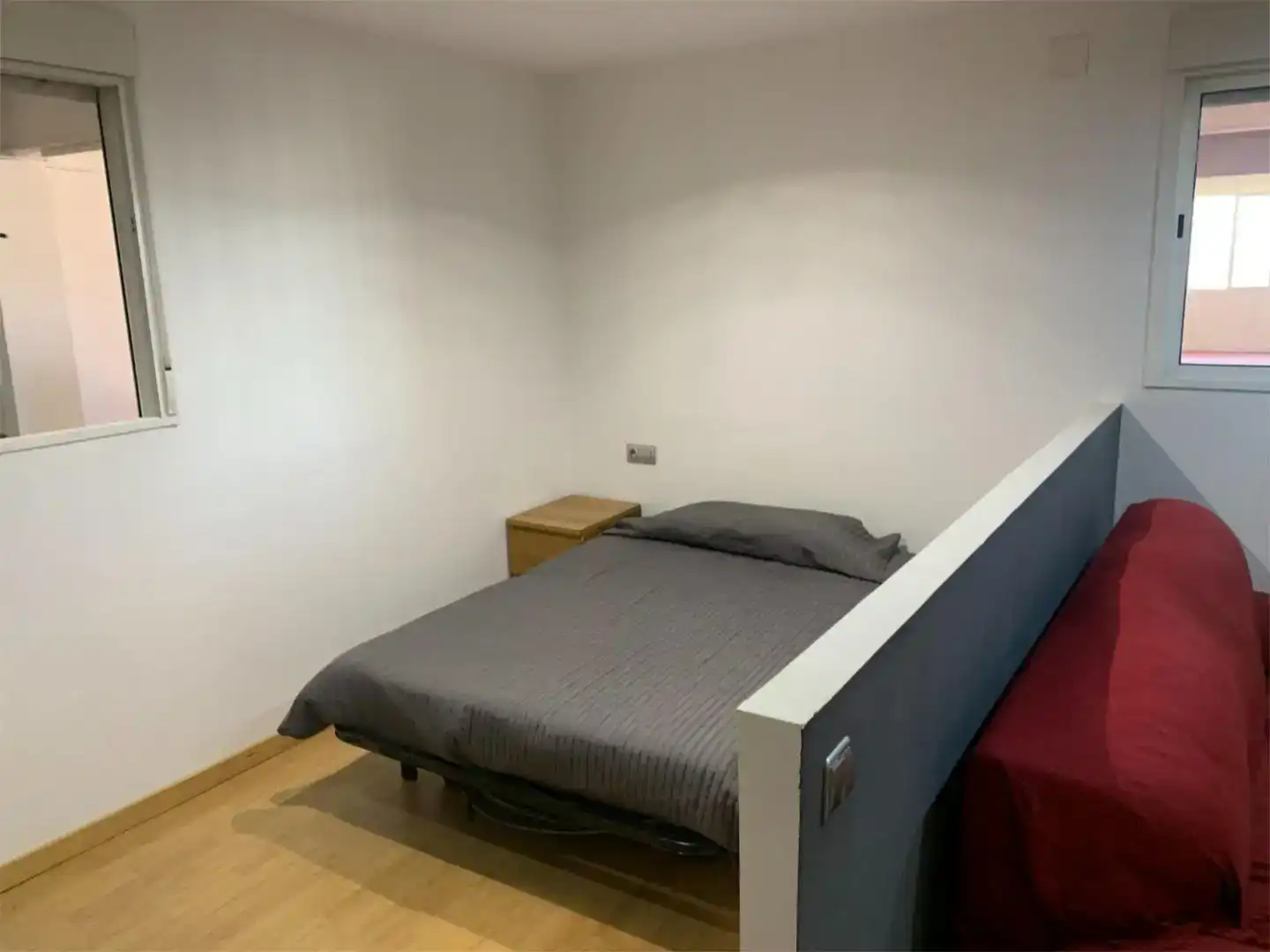 Schlafzimmer von Geschaftsraum zum Verkauf in Sant Adrià de Besòs mit Klimaanlage und Möbliert