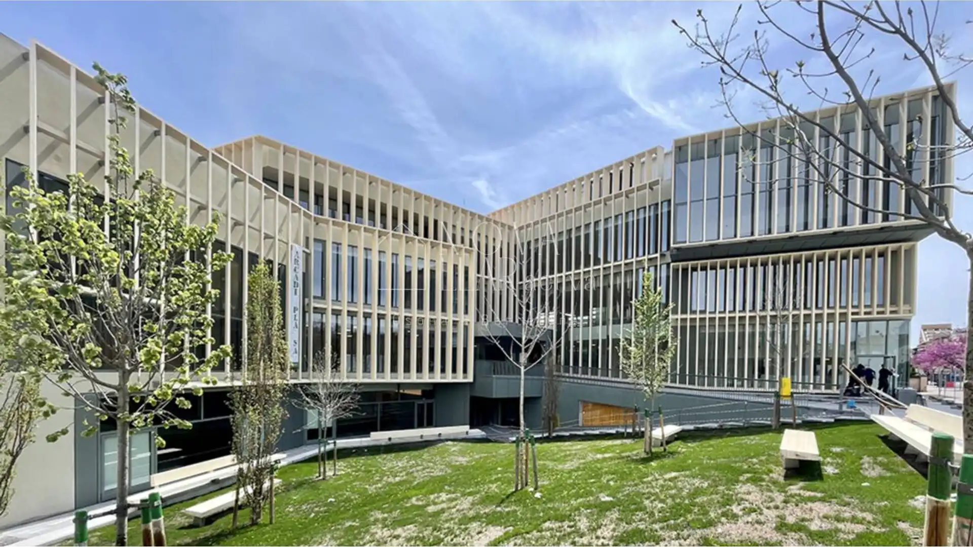 Exterior view of Flat for sale in Vic  with Heating, Terrace and Balcony