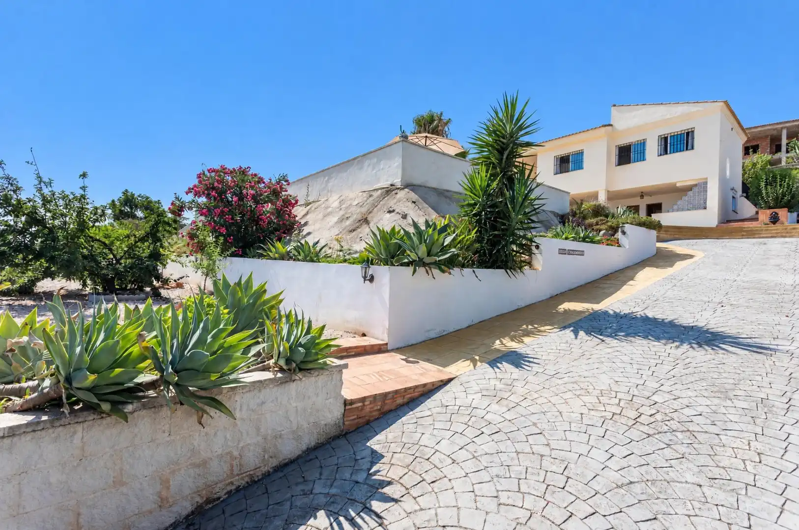 Vista exterior de Casa o xalet en venda en Turís amb Aire condicionat, Jardí privat i Terrassa