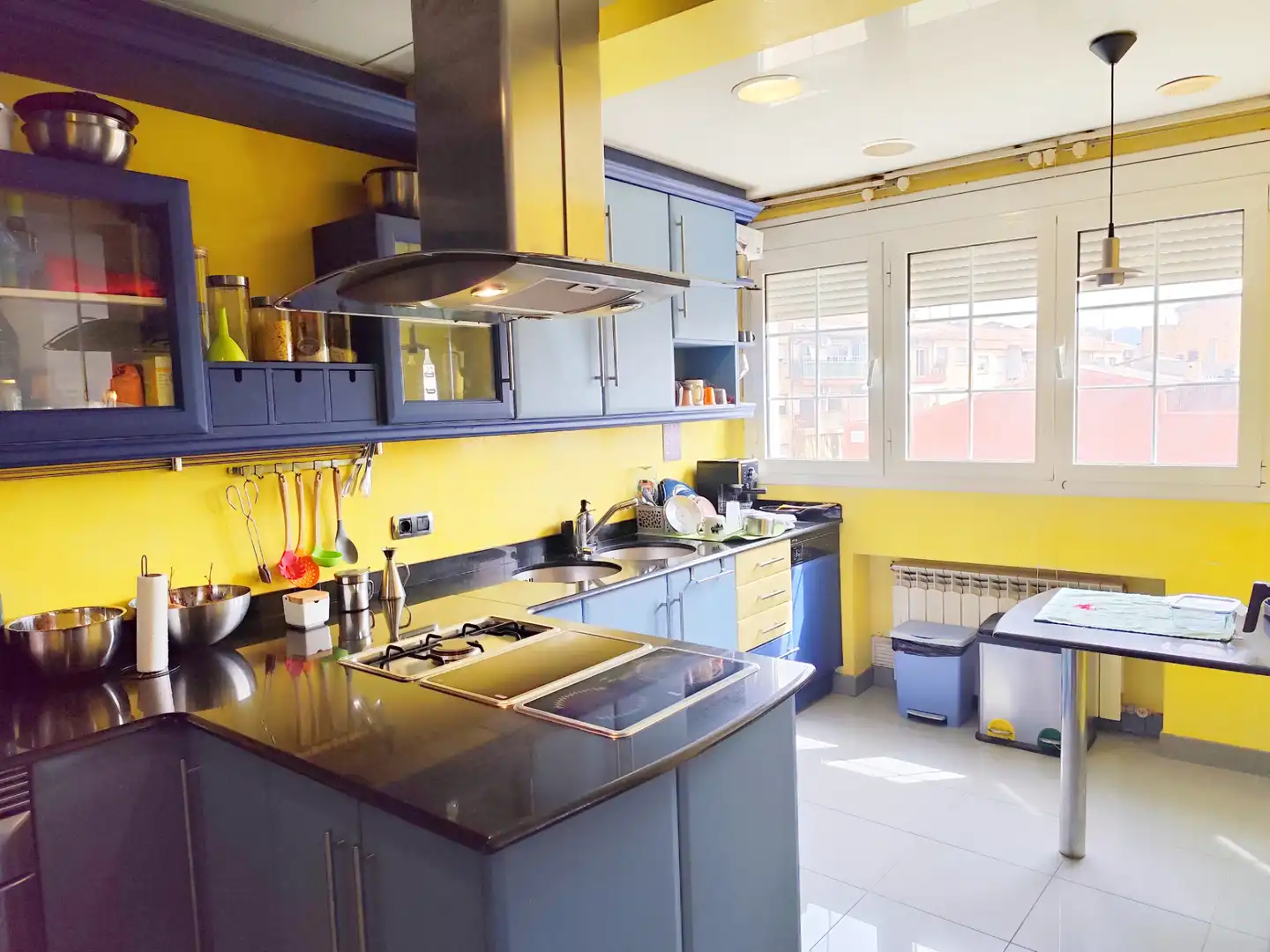 Kitchen of Flat for sale in Vilanova del Camí  with Air Conditioner, Heating and Oven