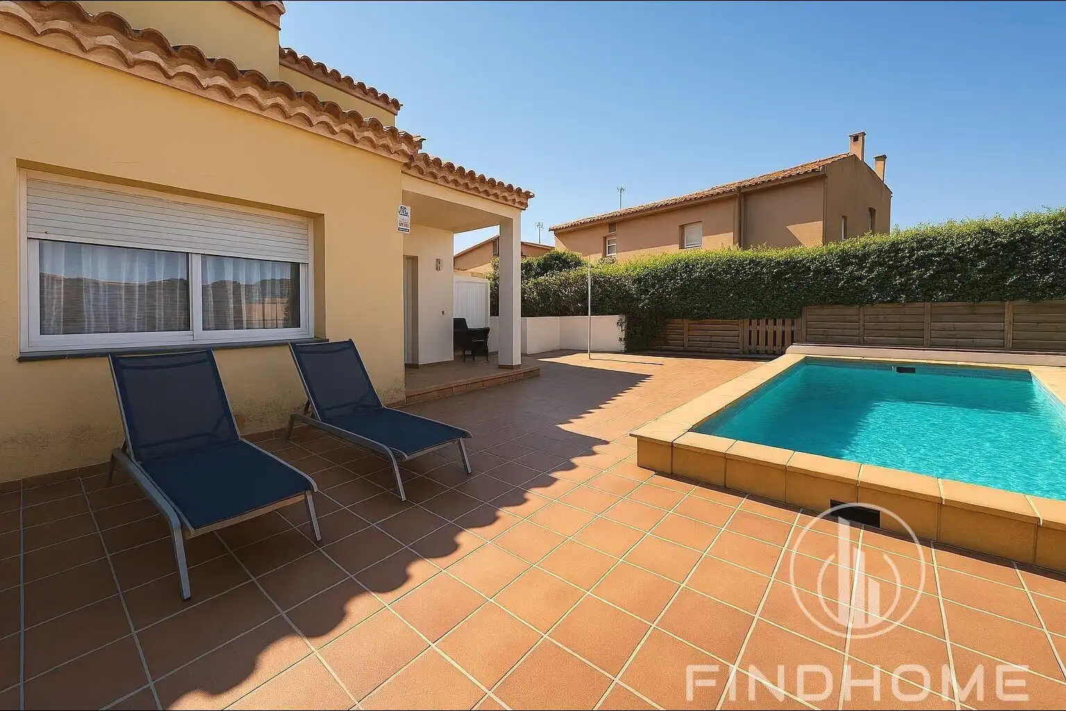 Vista exterior de Casa adosada en venda en Avinyonet de Puigventós amb Aire condicionat, Calefacció i Jardí privat