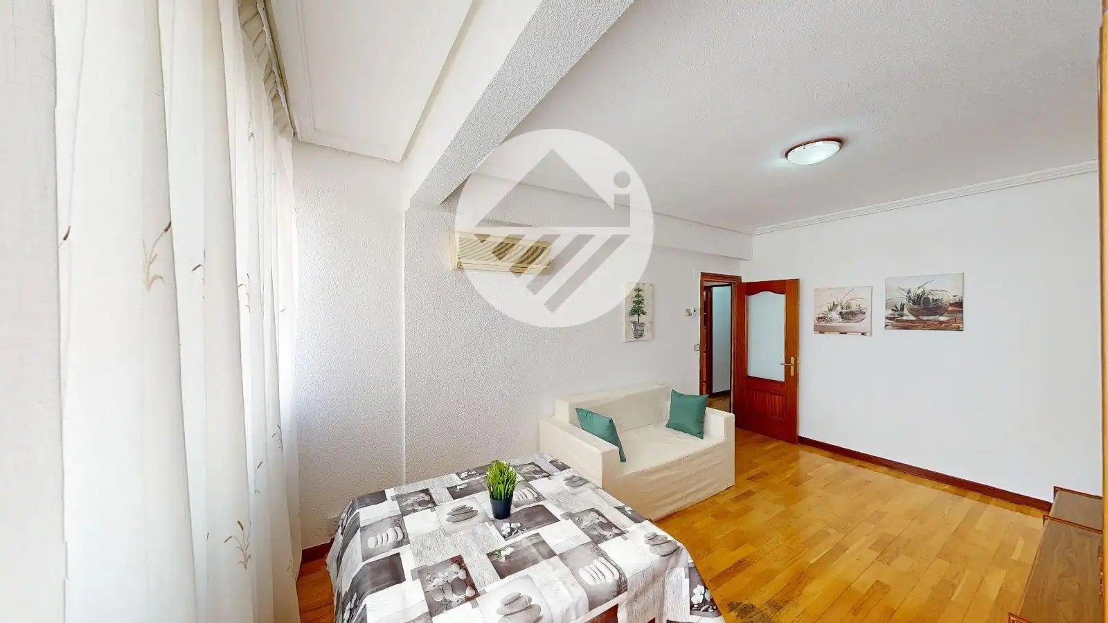 Wohnzimmer von Wohnung zum Verkauf in Madrid mit Klimaanlage und Heizung