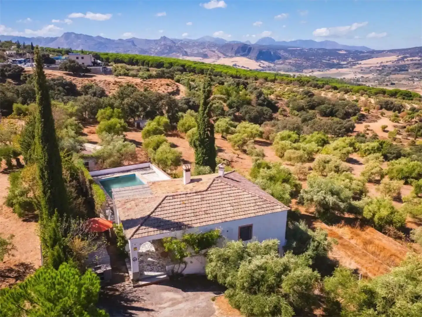 Außenansicht von Wohnung zum Verkauf in Ronda mit Privatgarten, Abstellraum und Schwimmbad
