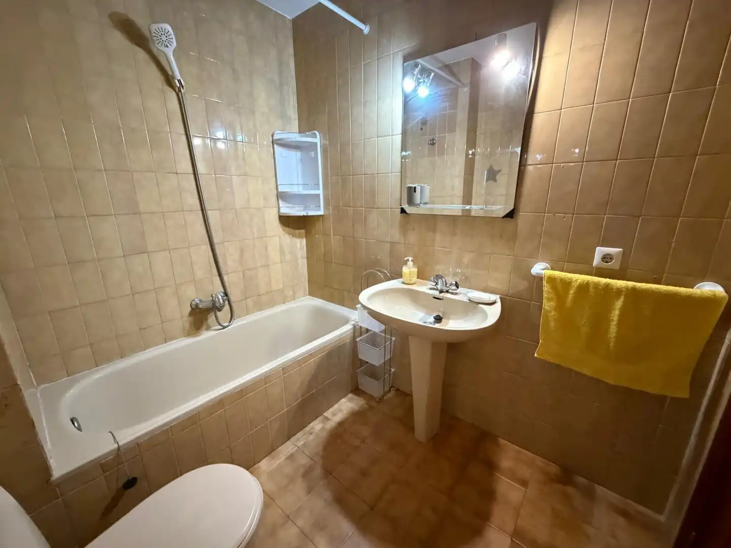 Bathroom of Flat for sale in Córdoba  with Air Conditioner, Heating and Storage room