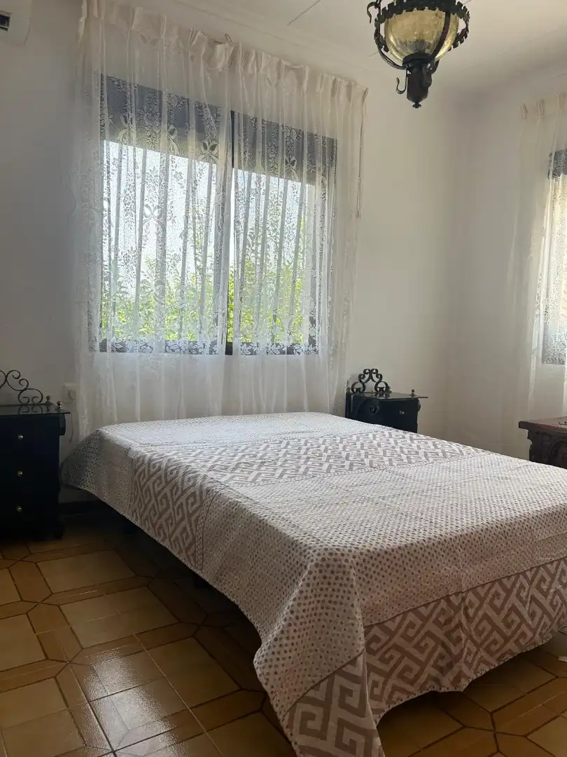 Dormitori de Casa o xalet de lloguer en Alborache amb Aire condicionat, Jardí privat i Terrassa