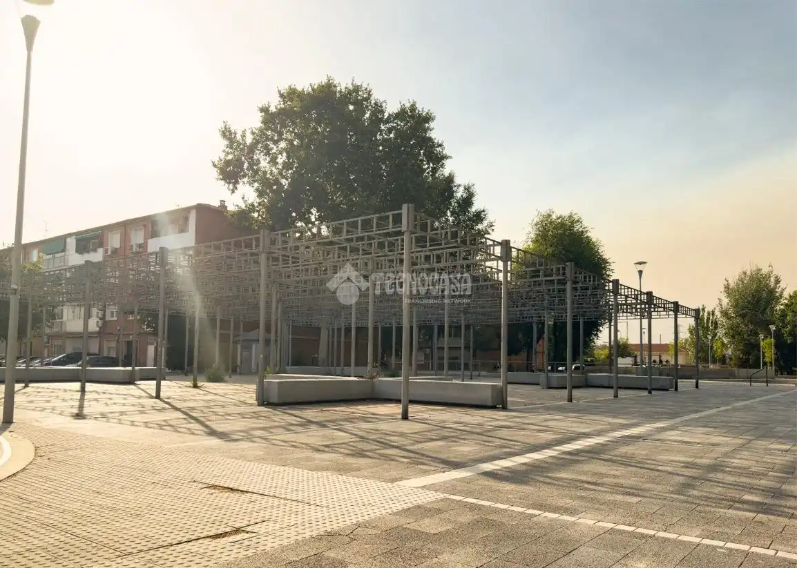 Vista exterior de Pis en venda en Alcalá de Henares