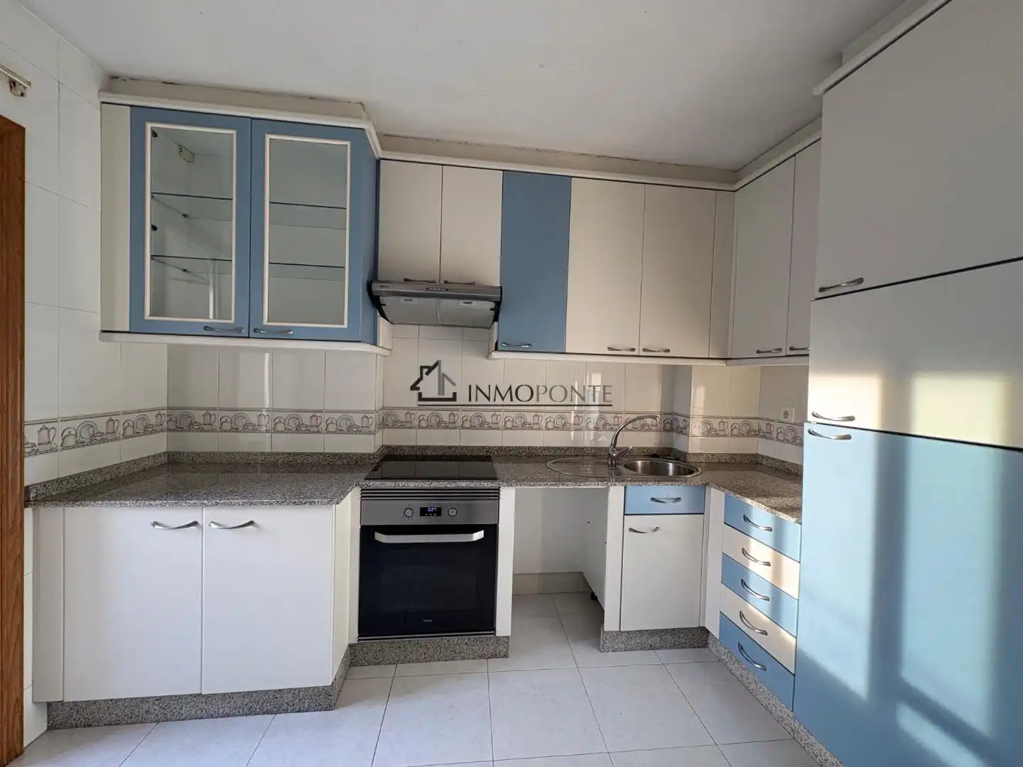 Küche von Wohnung zum Verkauf in Pontevedra Capital 