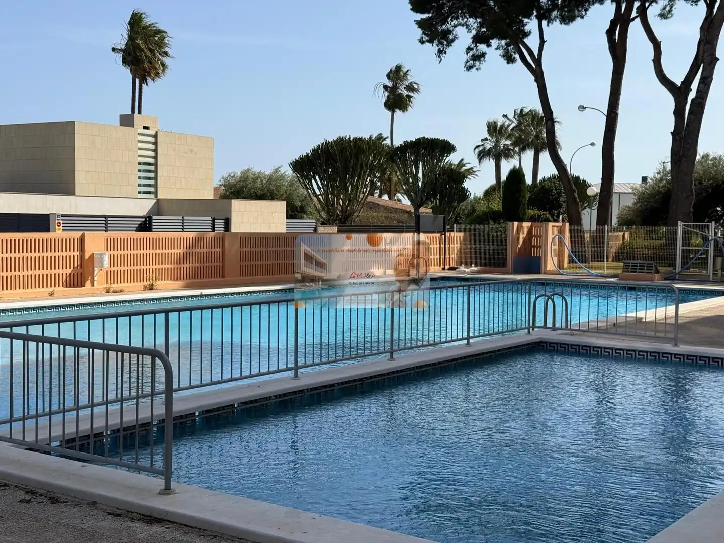 Piscina de Piso de alquiler en Benicasim / Benicàssim con Aire acondicionado, Calefacción y Terraza