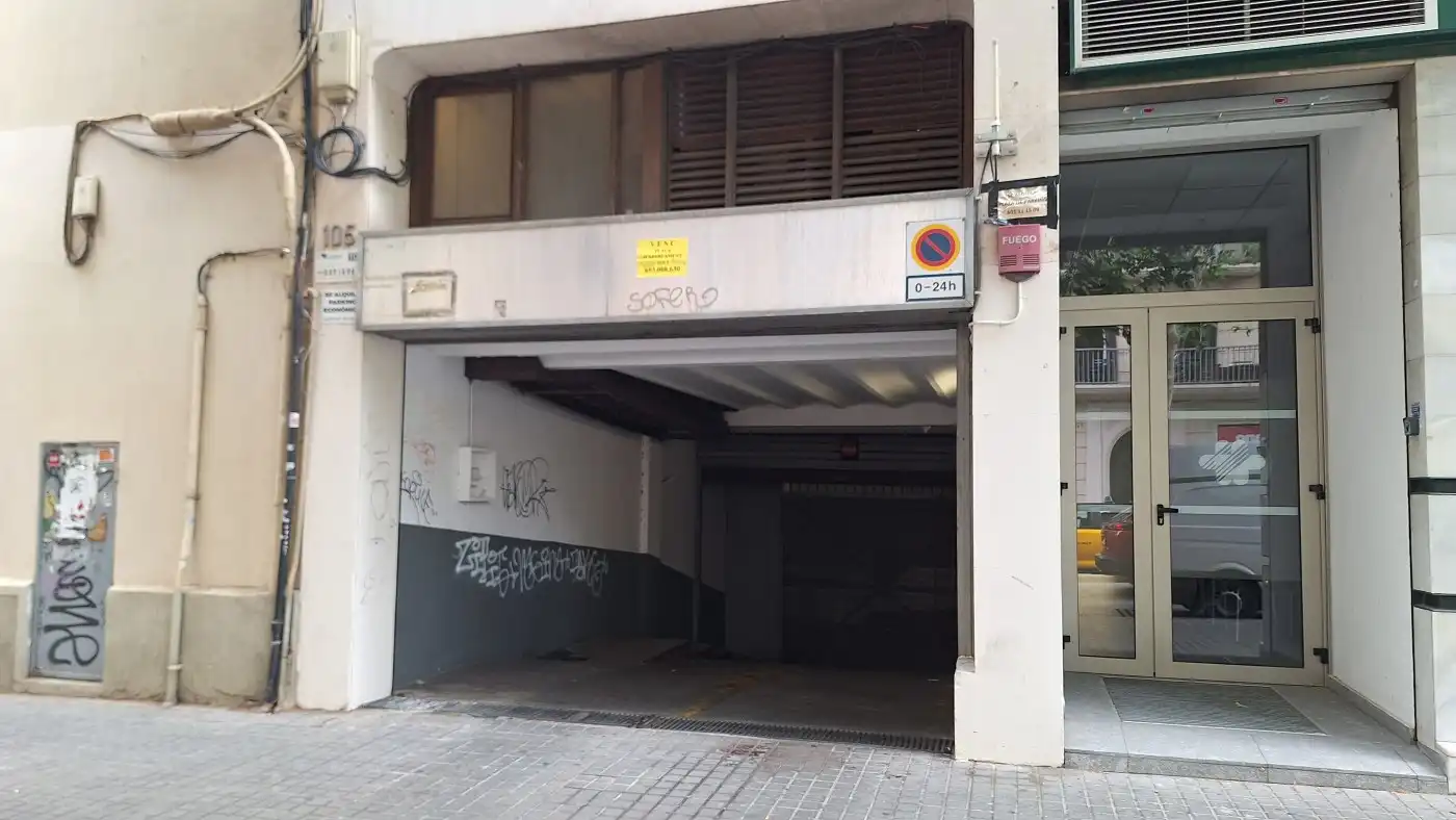 Aparcament de Garatge en venda en Barcelona