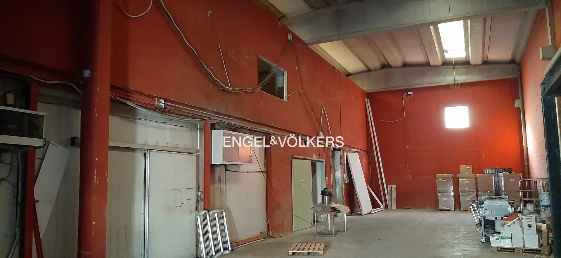 Nave industrial en venta en Cerdanyola del Vallès