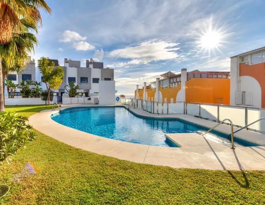 Maison mitoyenne avec piscine à vendre à Torreblanca del Sol