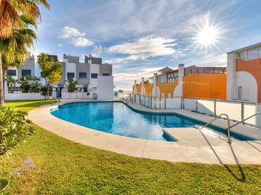 Reihenhaus mit Pool zum Verkauf in Torreblanca del Sol
