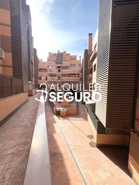 Exterior view of Attic for rent in Aranjuez  with Air Conditioner, Heating and Terrace