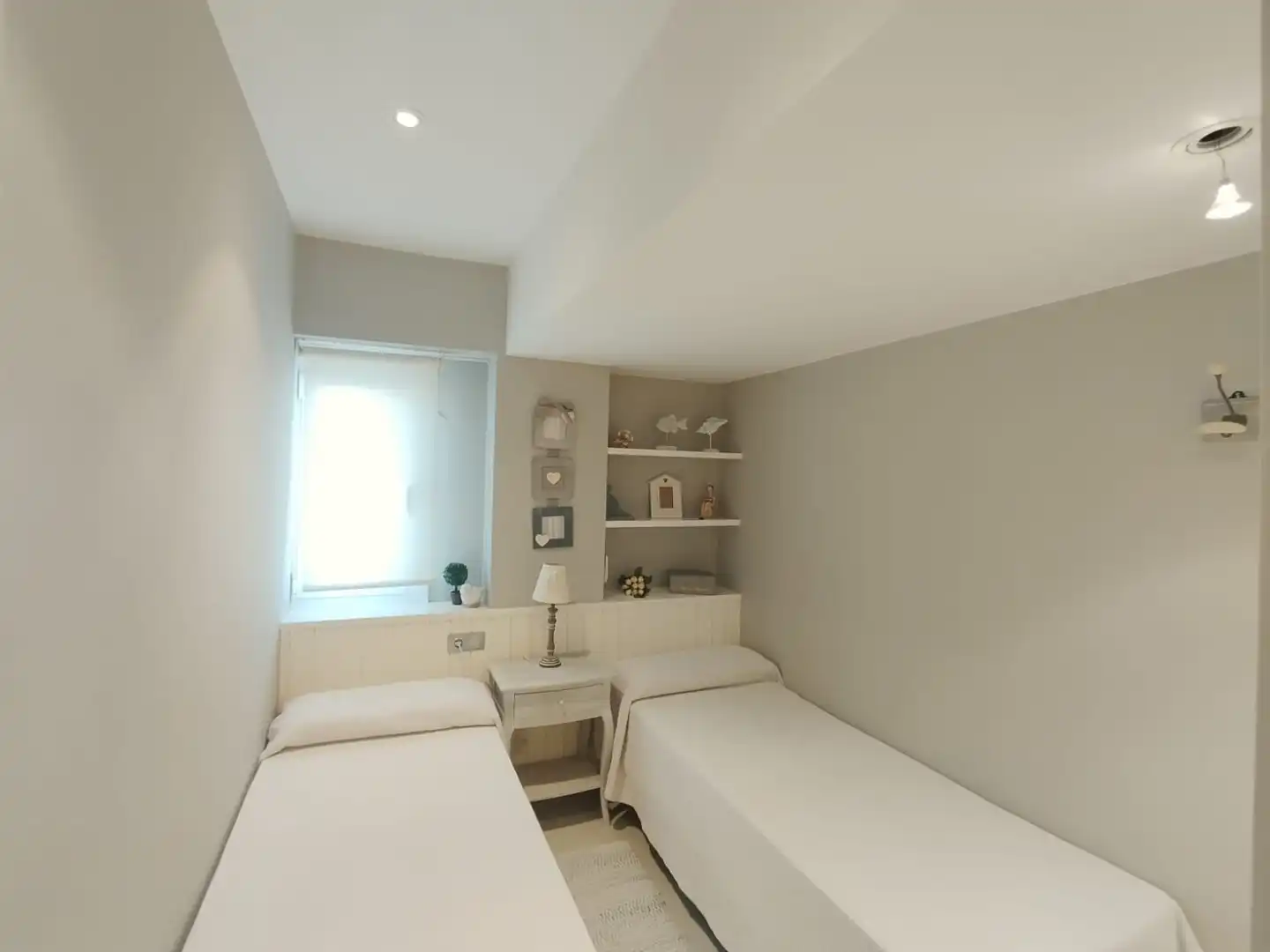 Schlafzimmer von Wohnung zum Verkauf in Palamós mit Klimaanlage, Heizung und Terrasse