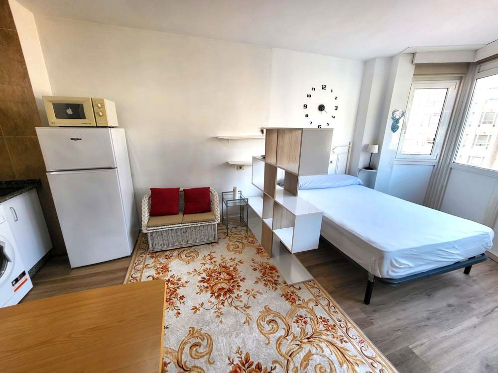 Study to rent in Rúa do Príncipe, Centro - Areal