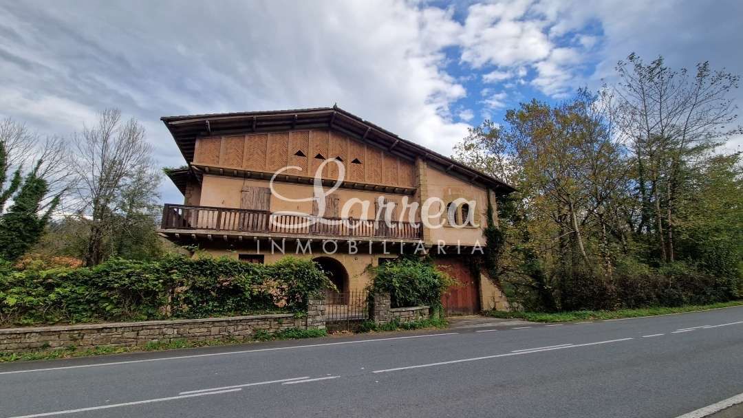 Vista exterior de Casa o xalet en venda en Artea amb Calefacció, Jardí privat i Traster