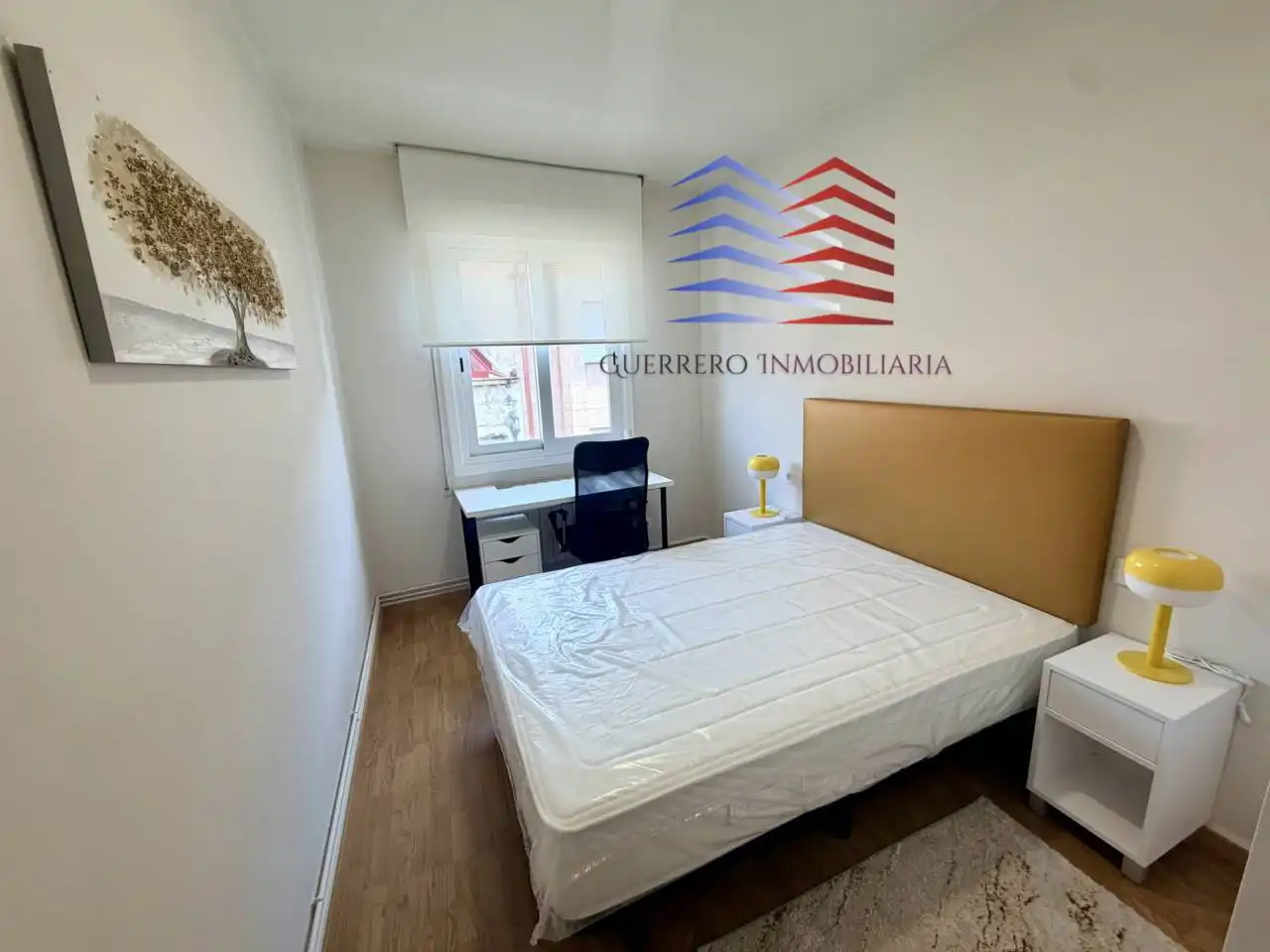 Schlafzimmer von Wohnung zur Miete in Ourense Capital  mit Heizung, Parkett und Möbliert
