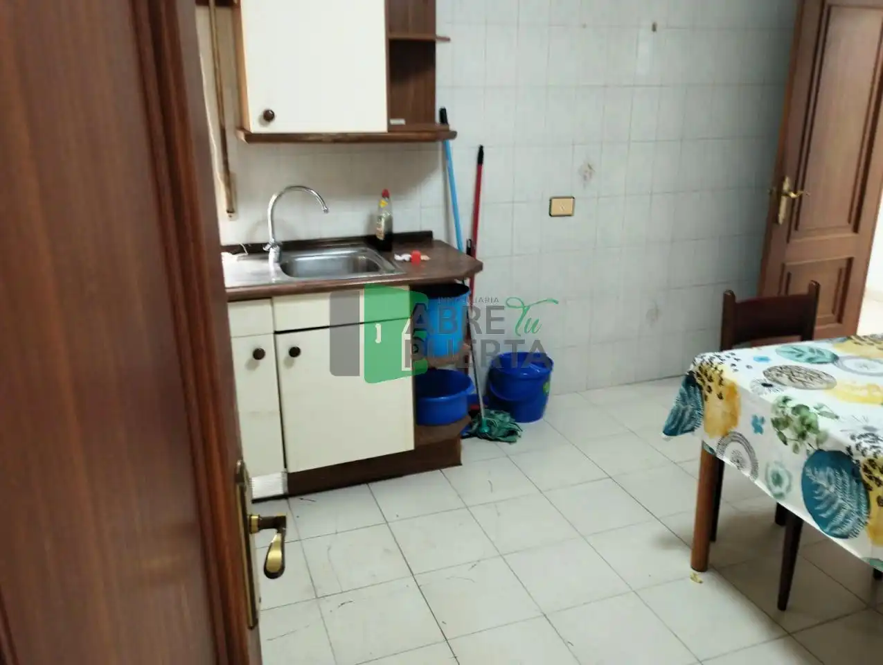 Cuina de Àtic en venda en A Pobra de Trives  amb Calefacció, Parquet i Moblat