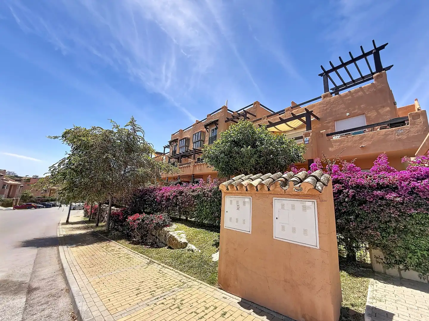 Vista exterior de Pis en venda en Estepona amb Aire condicionat, Terrassa i Traster