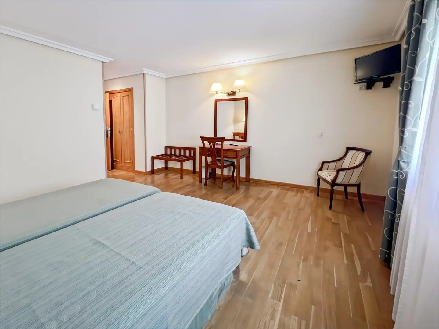Bedroom of Country homes for sale in Buitrago del Lozoya  with Air Conditioner and Alarm