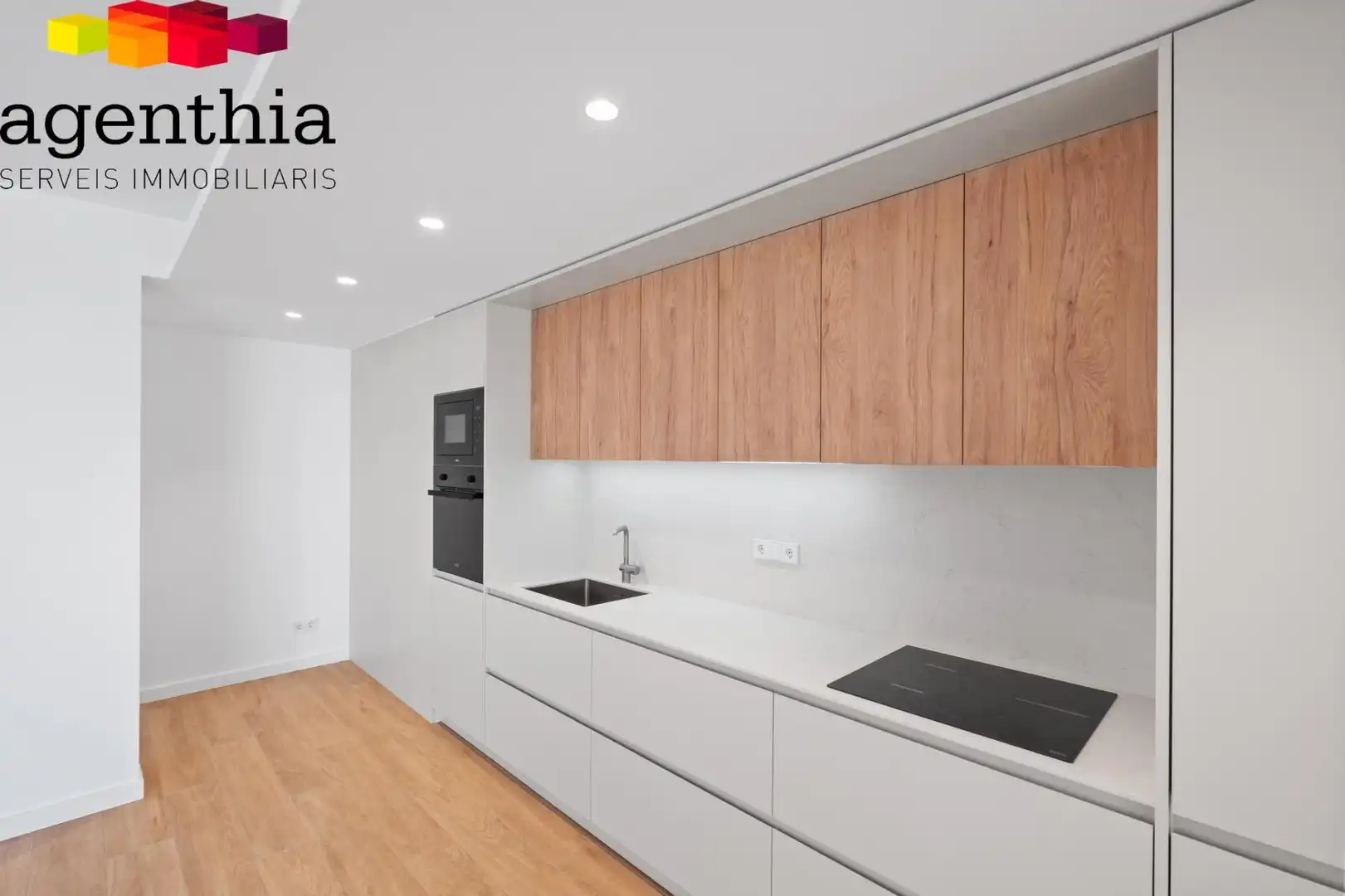 Kitchen of Flat for sale in Girona  with Air Conditioner, Heating and Terrace