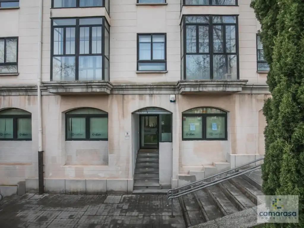 Vista exterior de Local en venta en Ávila