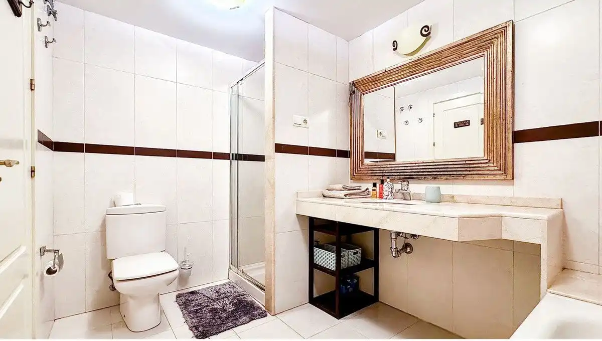 Badezimmer von Wohnungen zur Miete in Mijas mit Klimaanlage, Heizung und Terrasse