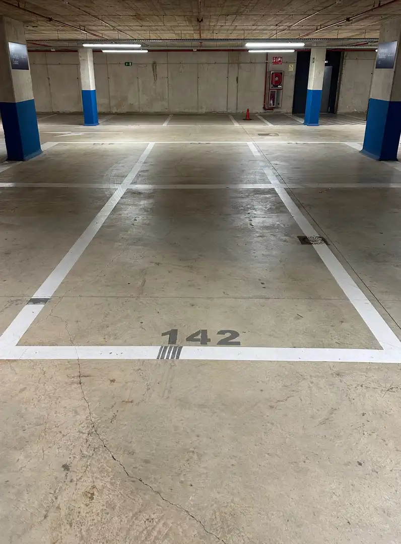 Einzelparkplatz zur Miete in Avinguda de la Torre Blanca 59, imagen 6