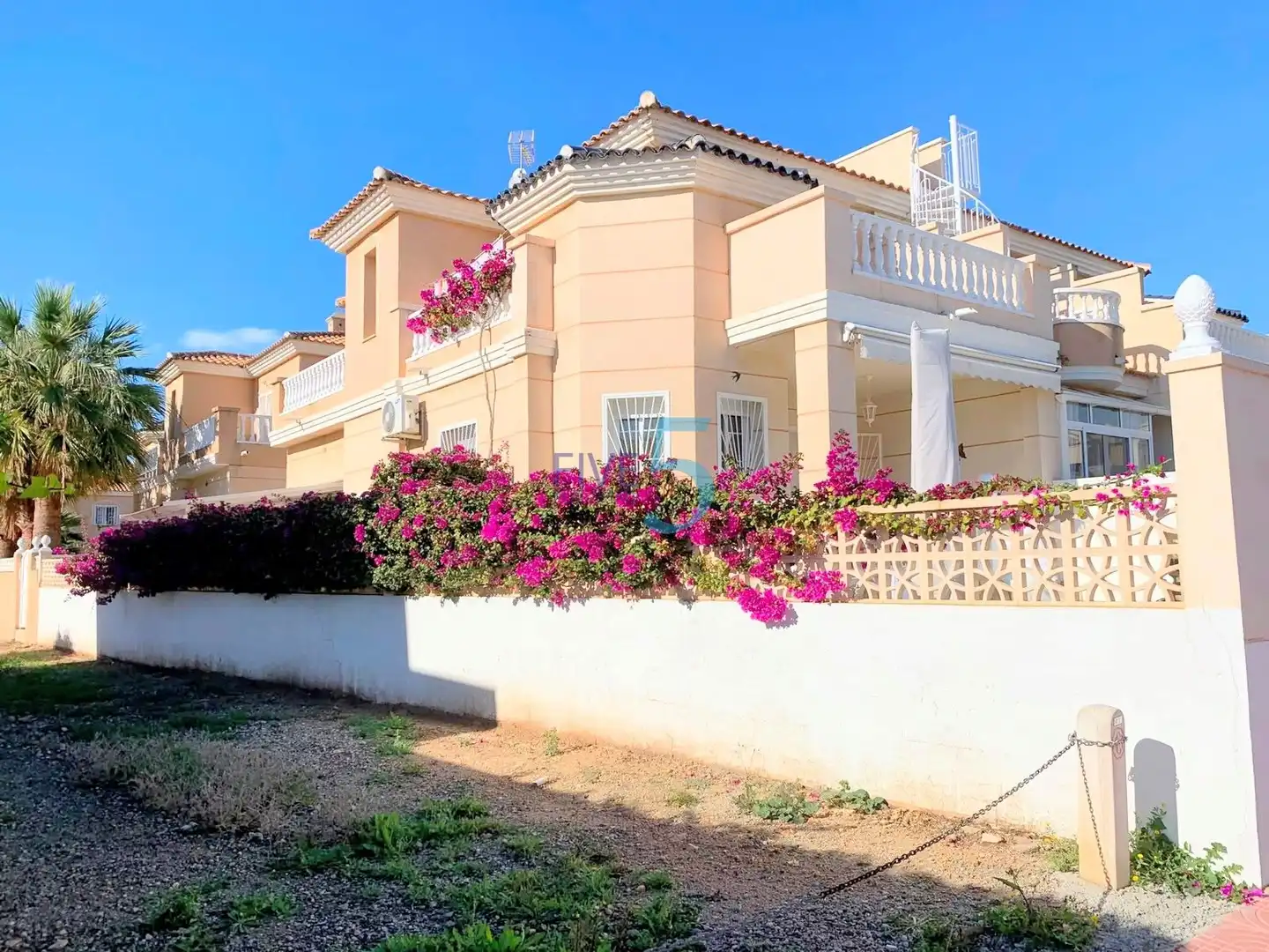 Vista exterior de Casa o xalet en venda en Rojales amb Aire condicionat, Calefacció i Terrassa