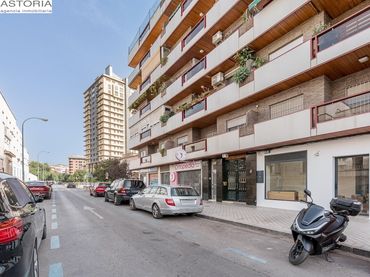 Piso con ascensor en venta en DOCTOR GUIRAO GEA
