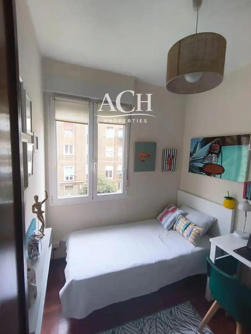 Habitación de Piso de alquiler en Bilbao  con Amueblado, Lavadora y TV